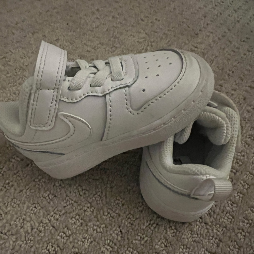 Nike toddler shoe.  Size 4.  White.